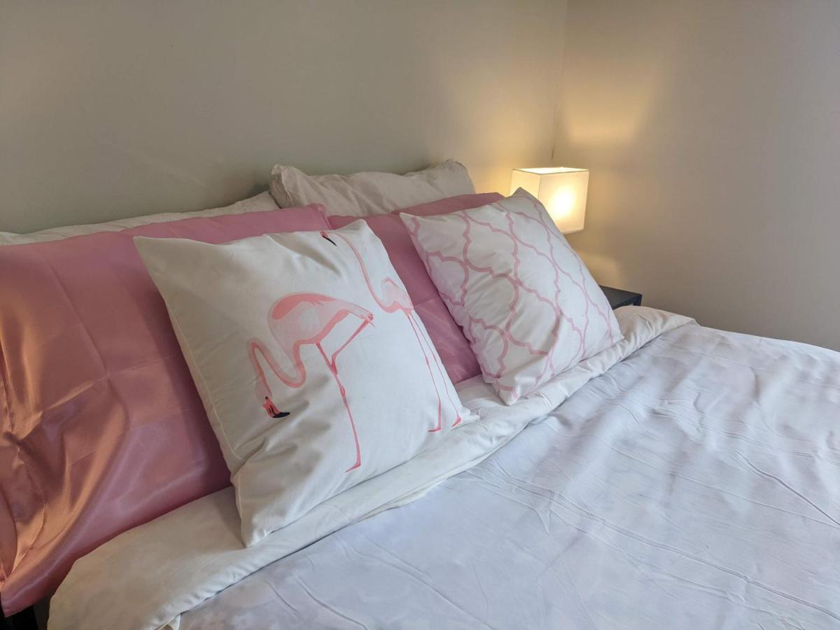 Hotel Pink Flamingo Wolfville Exterior foto